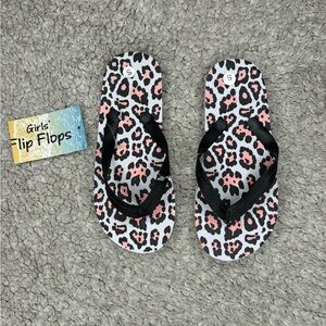 NWT Girls Leopard Print Flip Flops Size 11/12